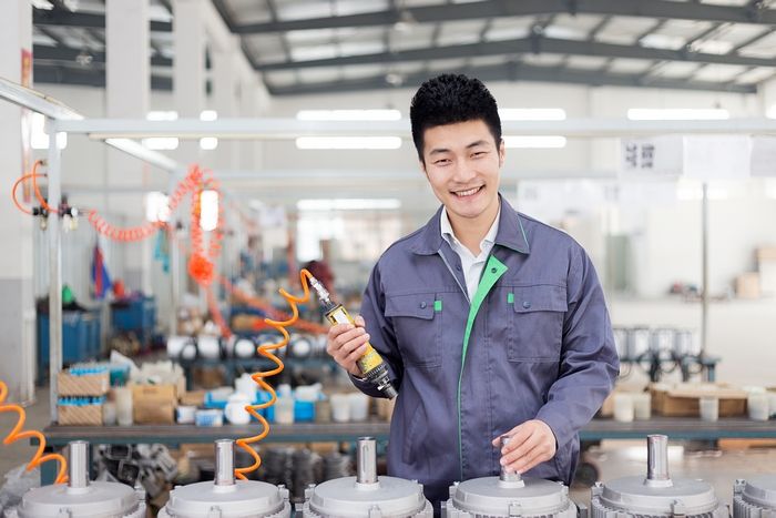 企業(yè)在選擇工作服的時候應(yīng)該如何挑選