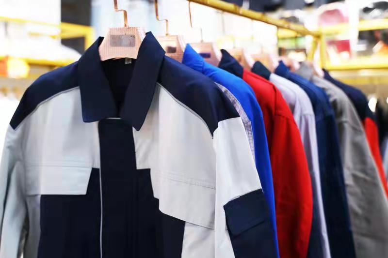 企業(yè)在選擇工作服的時候應(yīng)該如何挑選